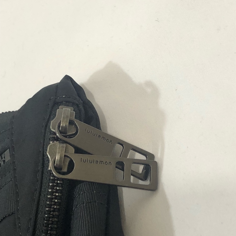 New Lululemon cross body n fanny pack bag - Picture 2 of 8